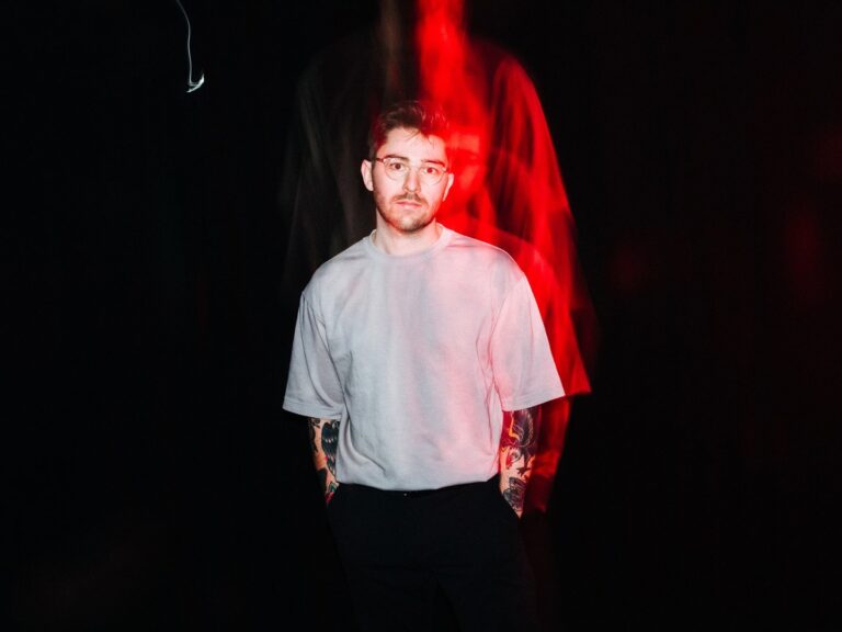 VISIONS Premiere: Poledance präsentiert neue Single “Help” vorab
