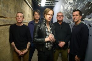 Supergroup Fake Names (Refused, Bad Religion) kündigt neues Album &#8222;Expendables&#8220; an