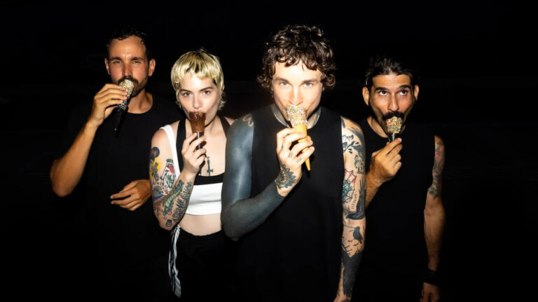 Laura Jane Grace mit neuer Band