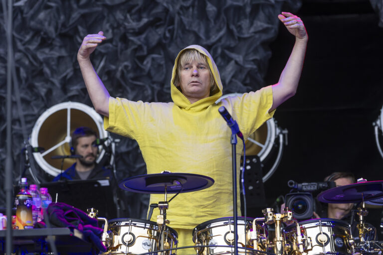 Zak Starkey darf bleiben