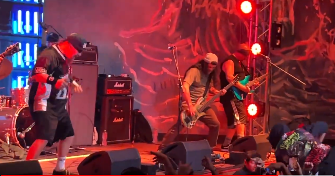 Suicidal Tendencies mit Robert Trujillo (Quelle: José Carlos López Figueroa)